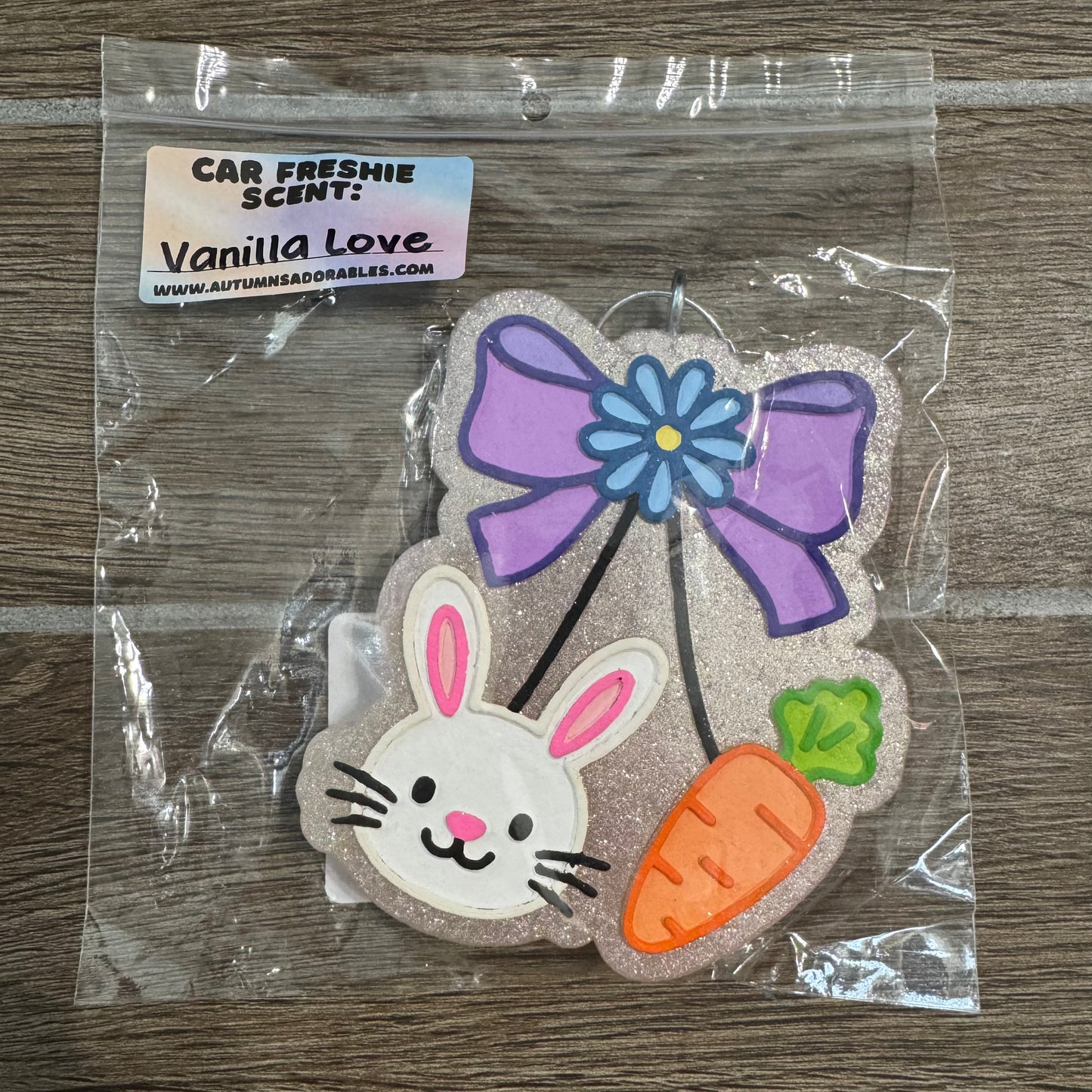 Vanilla Love Bunny & Carrot Bow